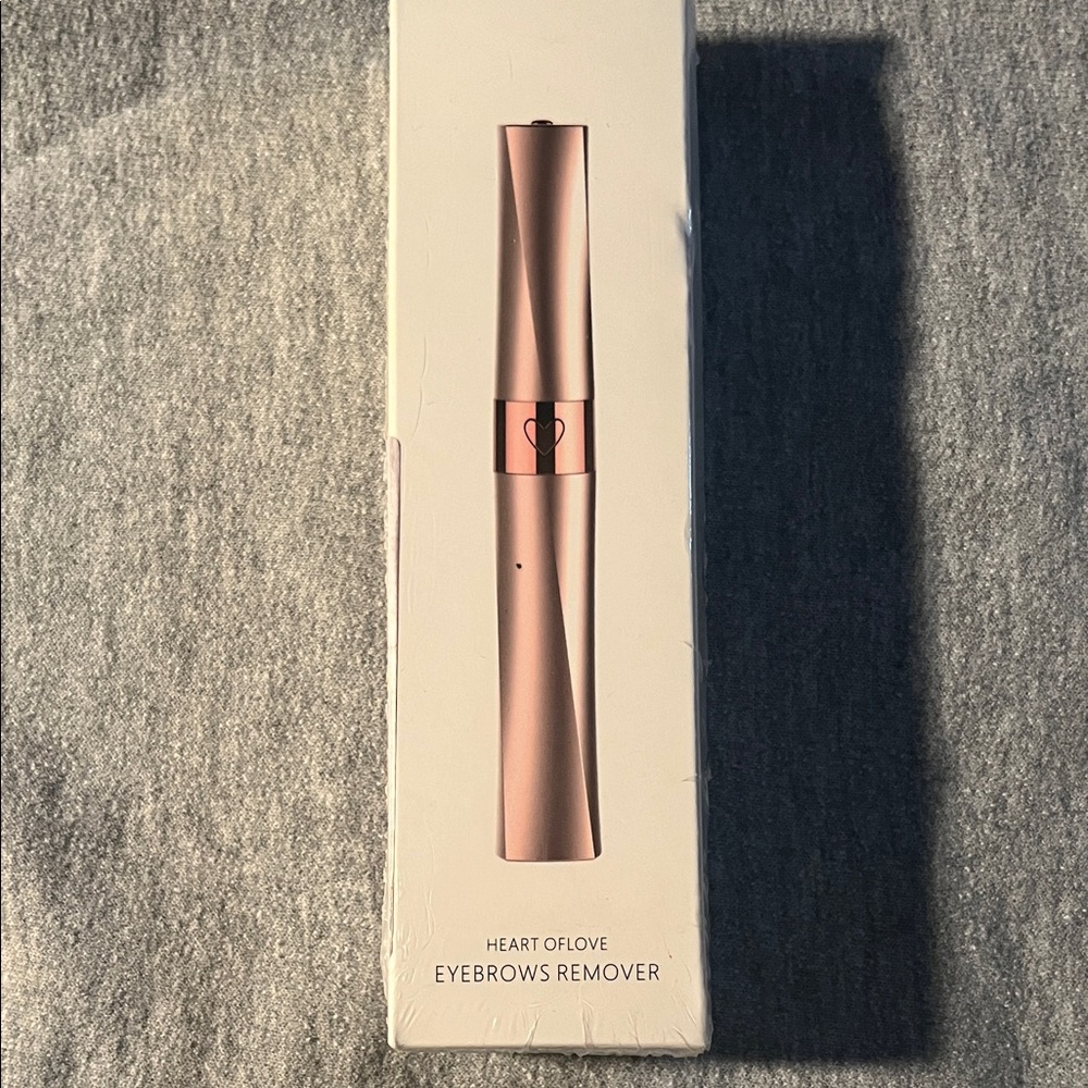Rose Gold Eyebrows Remover